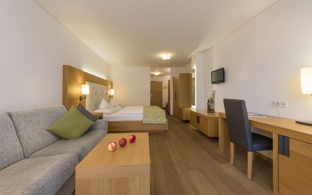 Vinschgerhof Hotel Silandro Værelse billede