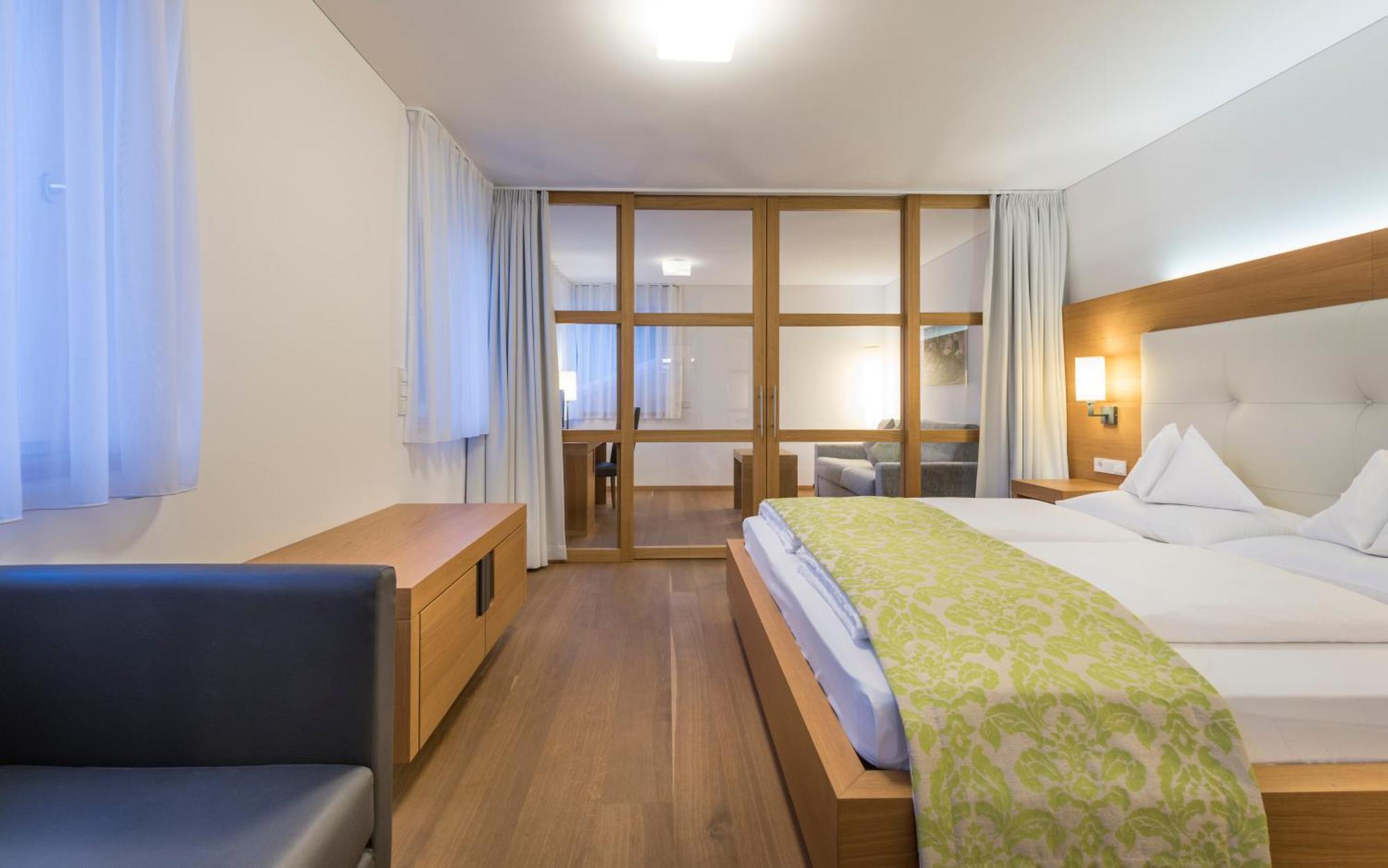 Vinschgerhof Hotel Silandro Eksteriør billede