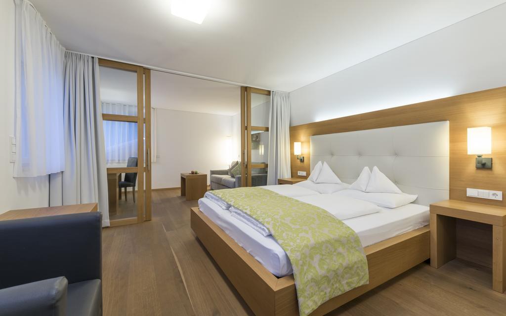 Vinschgerhof Hotel Silandro Eksteriør billede