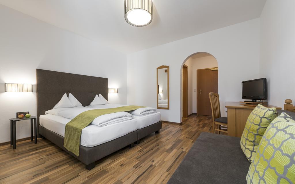 Vinschgerhof Hotel Silandro Eksteriør billede