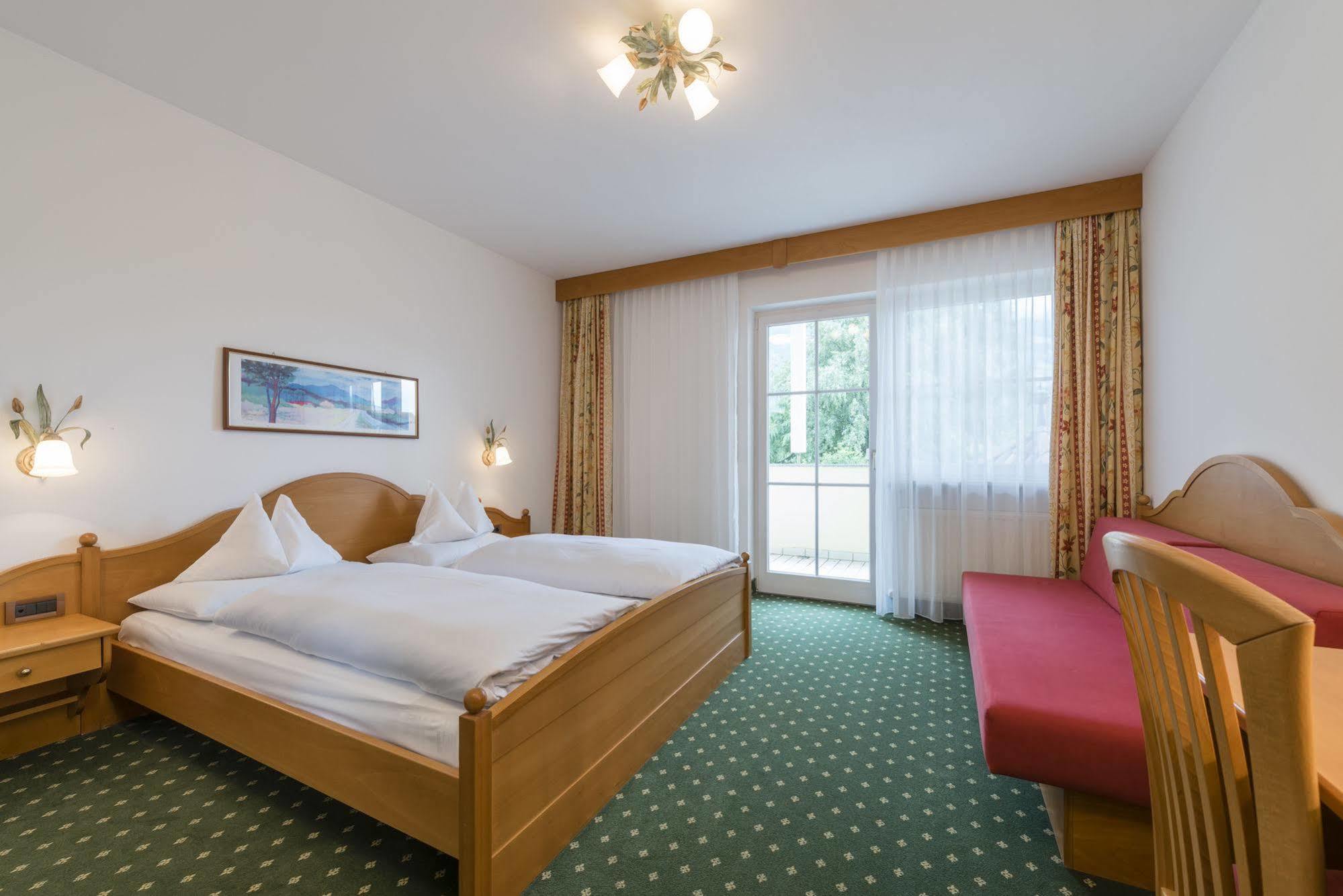 Vinschgerhof Hotel Silandro Eksteriør billede