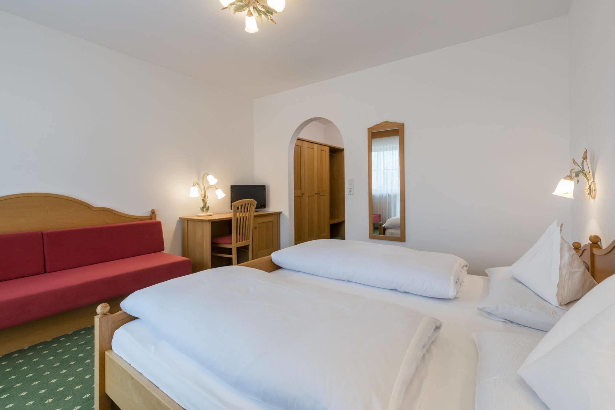 Vinschgerhof Hotel Silandro Eksteriør billede